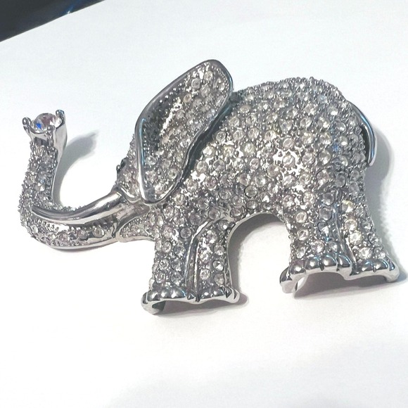 Vintage Figural Elephant Brooch‎ Pin 4" Trunk Up Rhinestones Silver Tone Safari - Picture 5 of 8